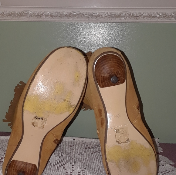 Size 8 calf moccasin suede kitten heel booties - Picture 7 of 13
